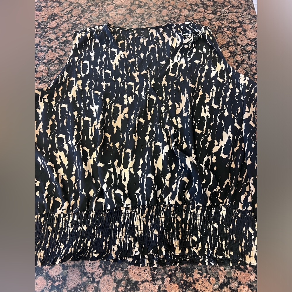 Sleeveless blouse